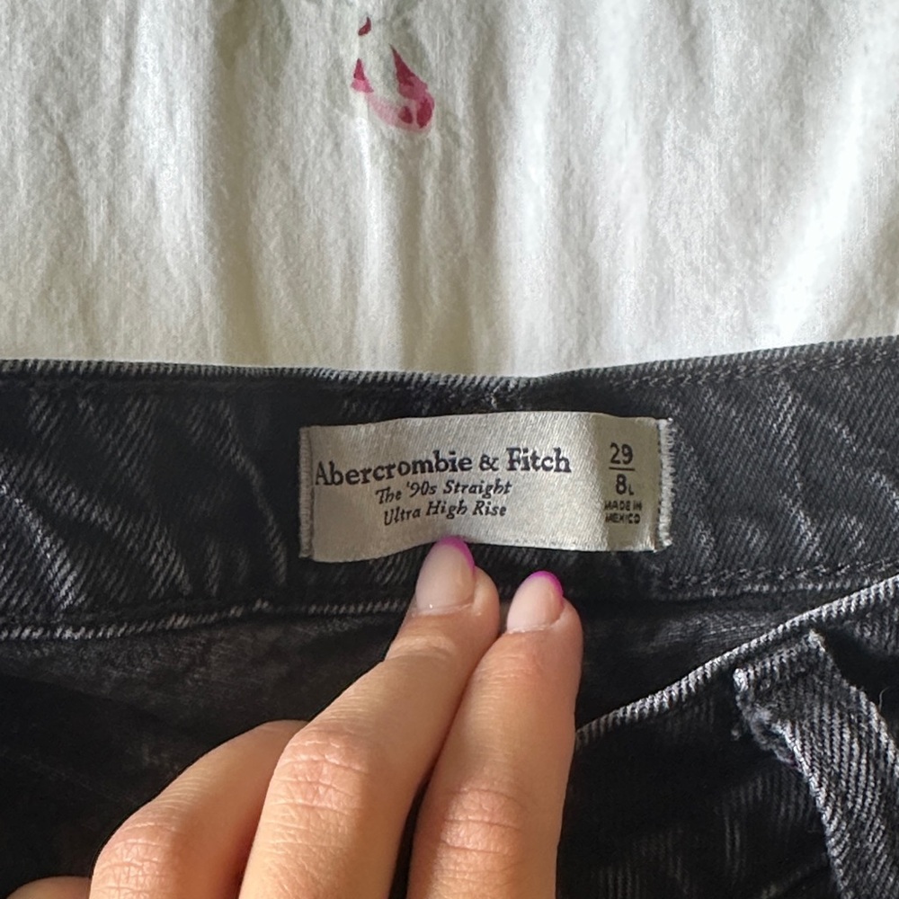 Abercrombie & Fitch Women's High Rise Jeans - Black - Picture 3 of 4
